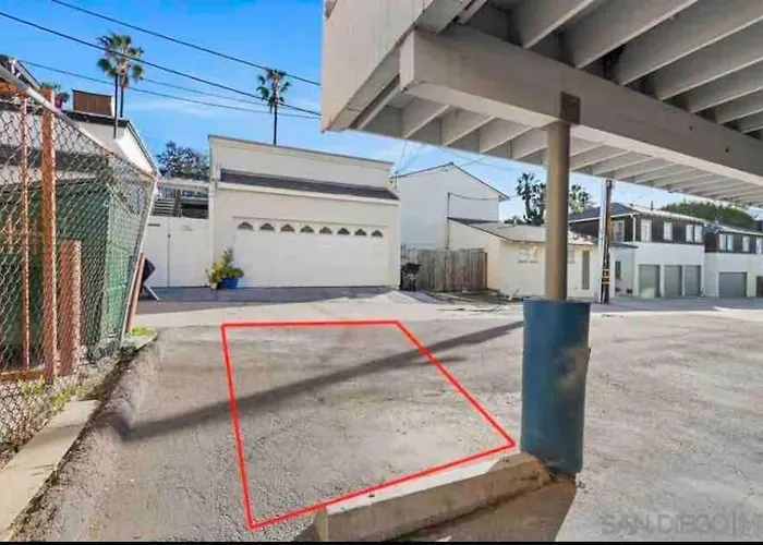 La Jolla Townhouse Steps Away From Windansea Beach